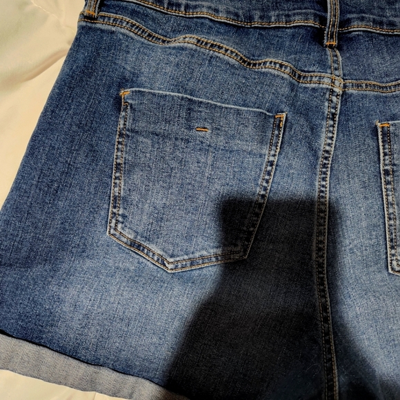 Blue denim distressed jean shorts. Size 34. - Picture 8 of 8